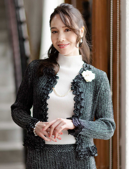 ＜SPECCHIO＞シャトルプリーツ メロウフリル ノーカラージャケット