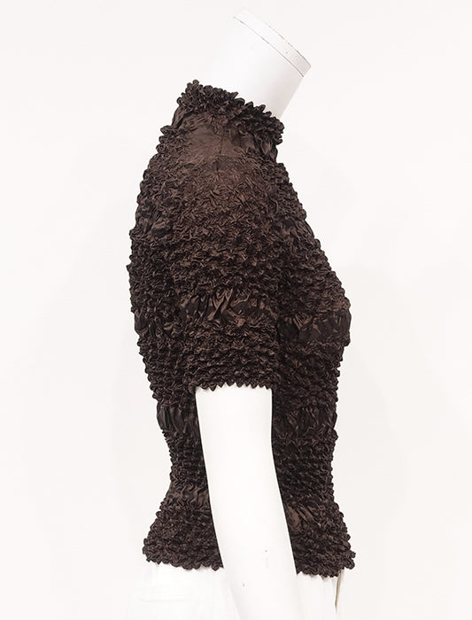 ＜SPECCHIO＞絞りプリーツハイネックネックブラウス