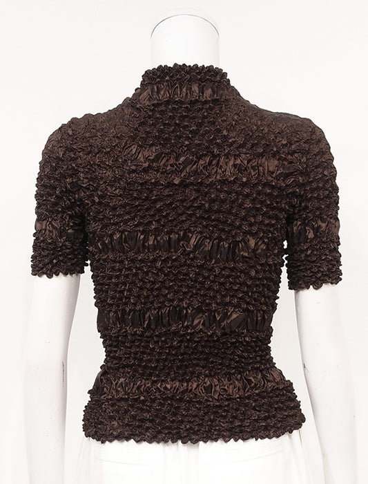 ＜SPECCHIO＞絞りプリーツハイネックネックブラウス