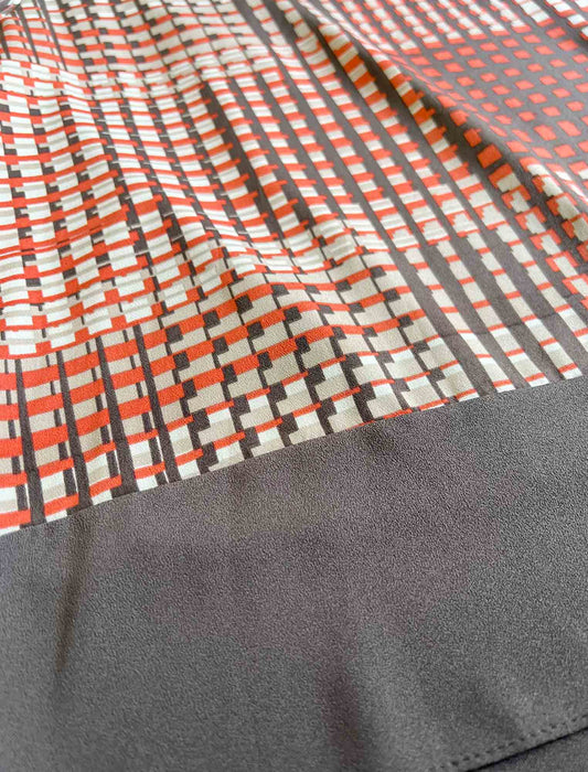 バイカラー裾切り替え・モダンチェックブラウス