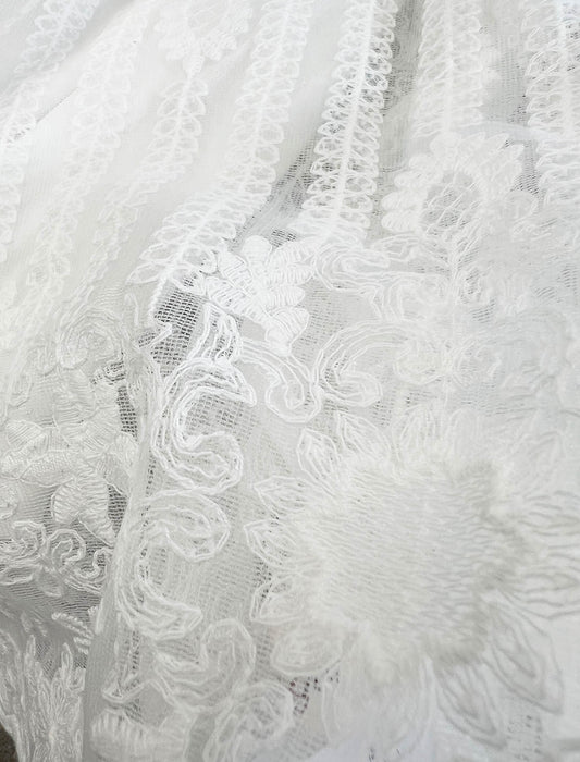 ハイネック・エレガントレースブラウス