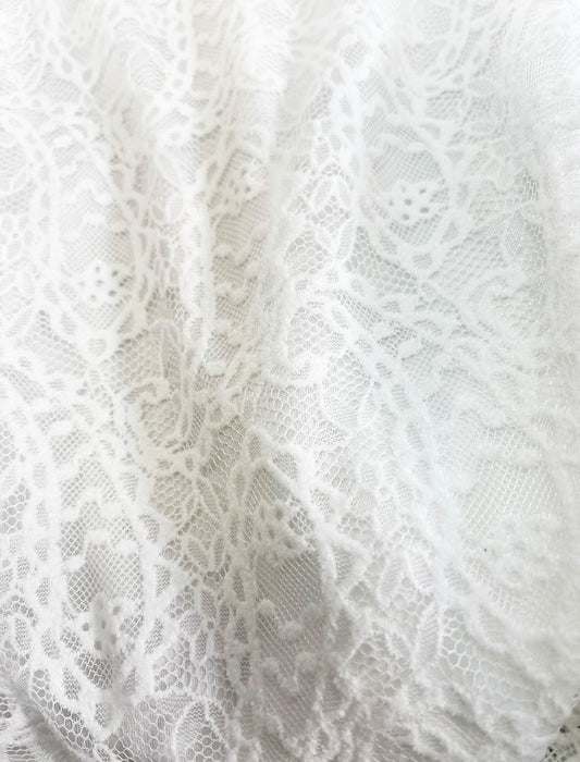 スカラップヘム・総レースプルオーバー