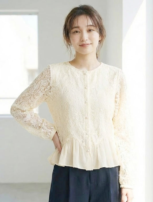 ペプラムフリル・総レースフロントボタンブラウス