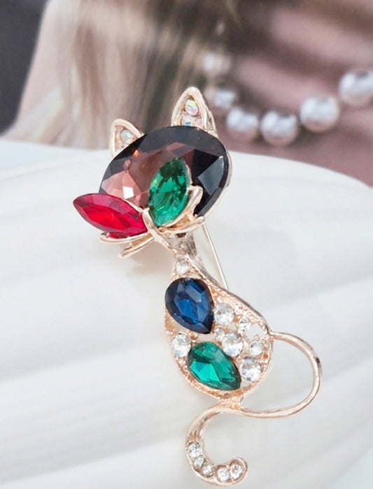 クリスタルキャット・エレガントビジューブローチ