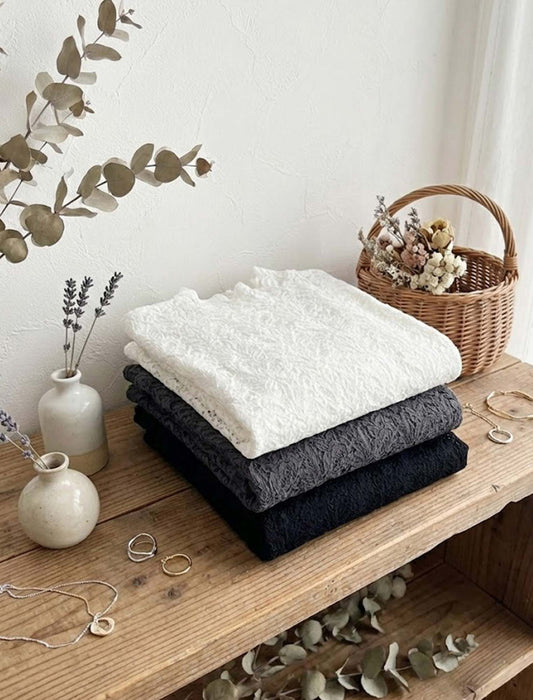 メロウボタニカル・シアーレースハイネックトップス