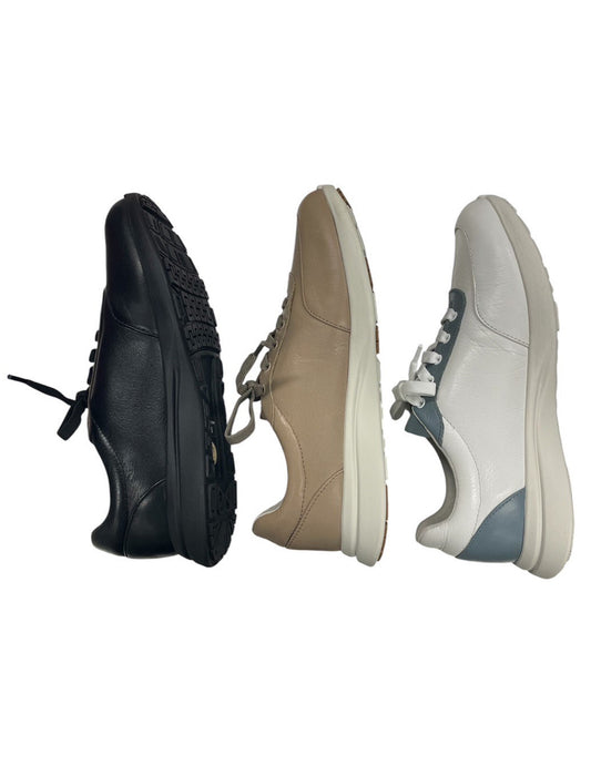 ＜カリシモアルテ＞軽量バイカラー・コートスニーカー