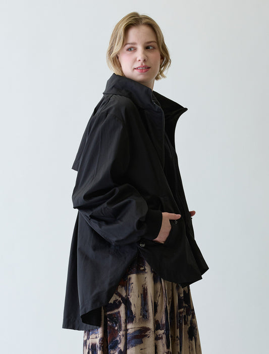 バックプリーツコート