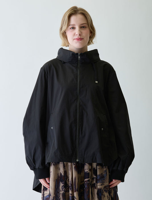 バックプリーツコート