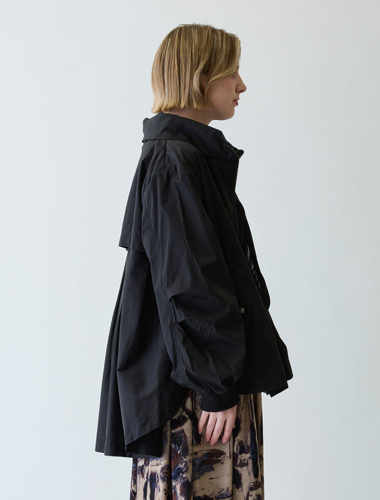 バックプリーツコート