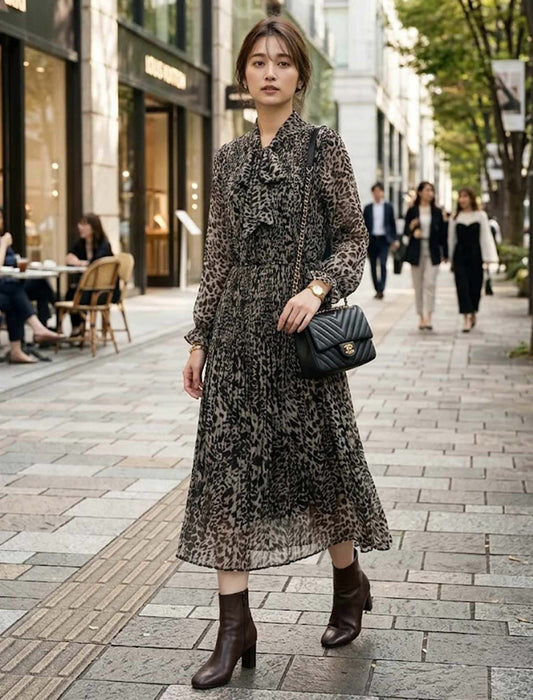 ボウタイリボン モノトーン総柄 プリーツロングワンピース