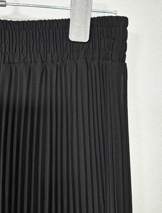 極細ランダムプリーツ フレアワイドパンツ（スカーチョ）