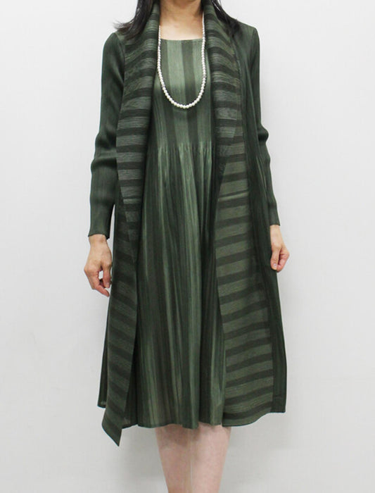 ストライプ柄入り重ね着風プリーツワンピース