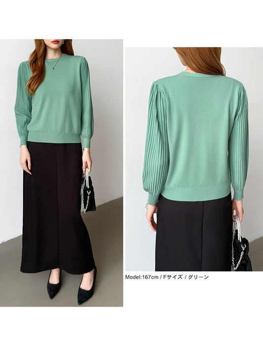 シンプルなのに印象的！プリーツスリーブニット